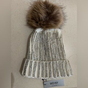 NWT WD-NY knit hat with Rhinestones
